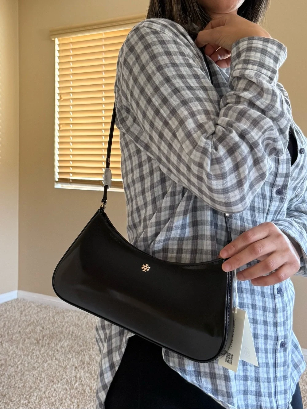NWT , tory burch Emerson smooth shoulder bag black leather